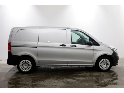 Mercedes-Benz Vito 114 CDI 136pk Compact 9G Automaat 2x Schuifdeur/LED/Camera/Inrichting 11-2022 ActivLease financial lease