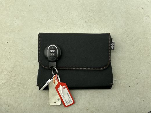 Mini Clubman 2.0D 150PK Cooper Business Edition / Airco-ecc./ Stoelverwarming / Navigatie / Trekhaak / Dab / P... ActivLease financial lease