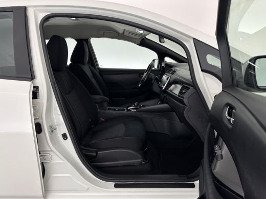 Nissan Leaf Acenta 40 kWh (INCL-BTW) Aut. *HEATPUMP | ADAPTIVE-CRUISE | KEYLESS | TOPVIEW | NAVI-FULLMAP | BL... ActivLease financial lease