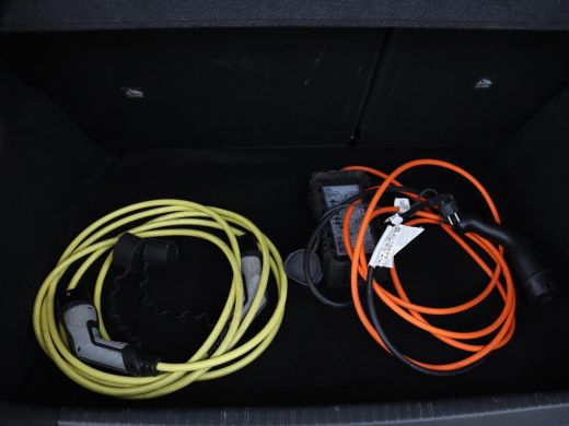 Opel Corsa-e Elegance 50 kWh | SOH 90% | 3 Fase | Stoelverwarming | Camera | Matrix LED | Carplay | Keyless | ... ActivLease financial lease