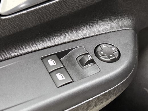 Opel Corsa-e Level 2 Edition 100KW / SOH 100% / 50 kWh Fase 3 / Airco-Ecc. / Cruise-ctr. / Apple Carplay Andro... ActivLease financial lease