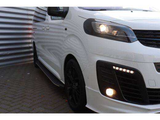 Opel Vivaro 2.0D 180PK L3H1 RE-VOLVE AUTOMAAT / NAVI / LEDER / FULL-LED / 17" LMV / CAMERA / KEYLESS / IRMSCH... ActivLease financial lease