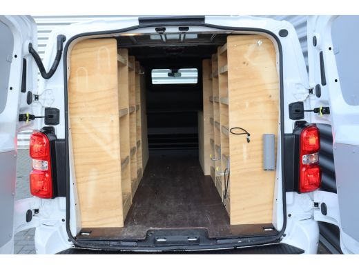 Opel Vivaro 2.0D 180PK L3H1 RE-VOLVE AUTOMAAT / NAVI / LEDER / FULL-LED / 17" LMV / CAMERA / KEYLESS / IRMSCH... ActivLease financial lease