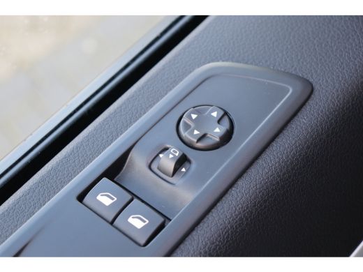 Opel Vivaro 2.0D 180PK L3H1 RE-VOLVE AUTOMAAT / NAVI / LEDER / FULL-LED / 17" LMV / CAMERA / KEYLESS / IRMSCH... ActivLease financial lease