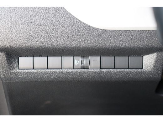 Opel Vivaro 2.0D 180PK L3H1 RE-VOLVE AUTOMAAT / NAVI / LEDER / FULL-LED / 17" LMV / CAMERA / KEYLESS / IRMSCH... ActivLease financial lease