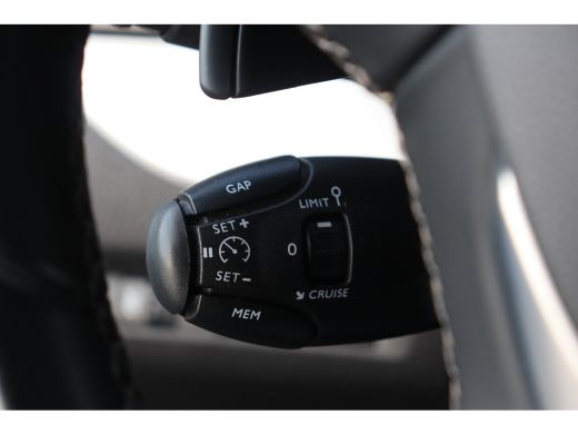 Opel Vivaro 2.0D 180PK L3H1 RE-VOLVE AUTOMAAT / NAVI / LEDER / FULL-LED / 17" LMV / CAMERA / KEYLESS / IRMSCH... ActivLease financial lease