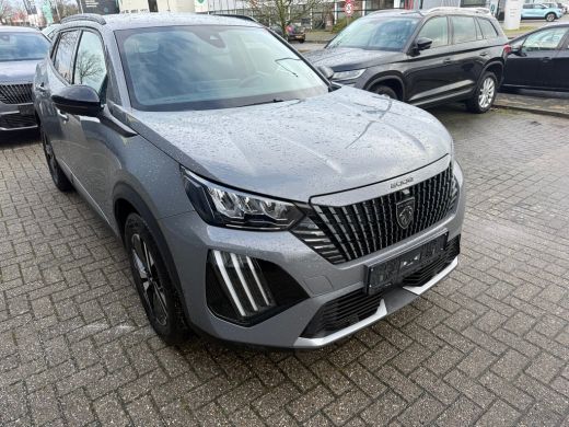 Peugeot 2008 1.2 Hybrid 136 Allure | Camera | Ad. Cruise control | Verw. voorstoel | PDC V+A | LMV 17"| LED ko... ActivLease financial lease