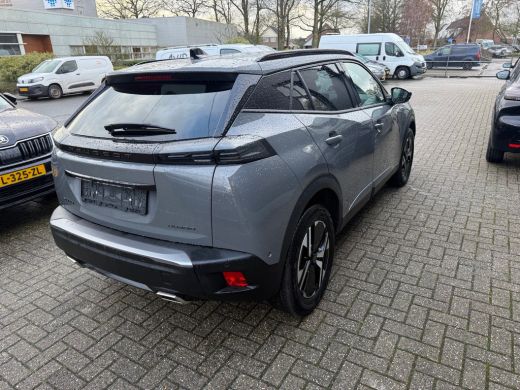 Peugeot 2008 1.2 Hybrid 136 Allure | Camera | Ad. Cruise control | Verw. voorstoel | PDC V+A | LMV 17"| LED ko... ActivLease financial lease