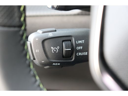 Peugeot 2008 1.2 HYBRID 136PK GT PACK AUTOMAAT / NAVI / LEDER / CLIMA / LED / PDC / 17" LMV / KEYLESS / CAMERA... ActivLease financial lease