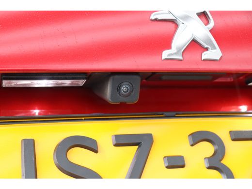 Peugeot 2008 1.2 PURETECH 130PK GT PACK AUTOMAAT / NAVI / LEDER / CLIMA / PDC / 17" LMV / CAMERA / PARELMOER /... ActivLease financial lease