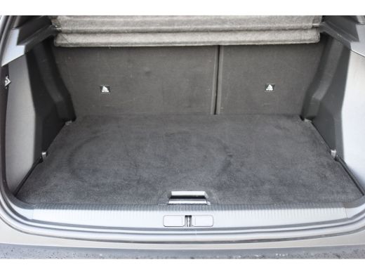 Peugeot 2008 1.2 PURETECH 130PK GT PACK AUTOMAAT / NAVI / LEDER / CLIMA / PDC / 17" LMV / CAMERA / PARELMOER /... ActivLease financial lease