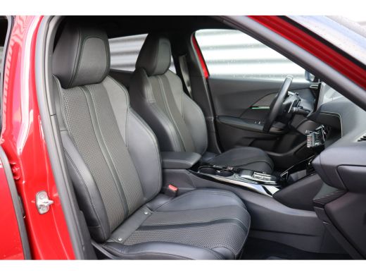 Peugeot 2008 1.2 PURETECH 130PK GT PACK AUTOMAAT / NAVI / LEDER / CLIMA / PDC / 17" LMV / CAMERA / PARELMOER /... ActivLease financial lease