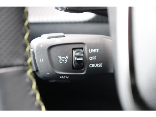 Peugeot 2008 1.2 PURETECH 130PK GT PACK AUTOMAAT / NAVI / LEDER / CLIMA / PDC / 17" LMV / CAMERA / PARELMOER /... ActivLease financial lease