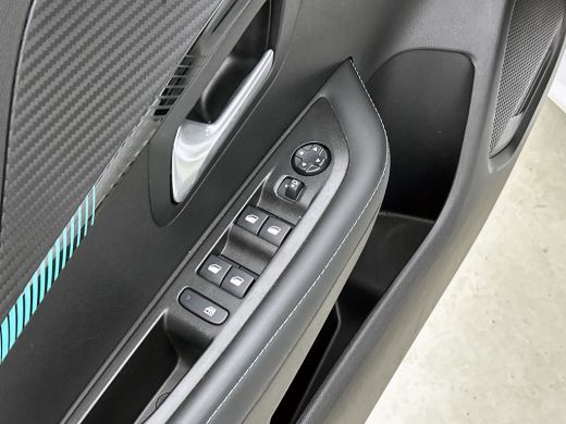 Peugeot 208 1.5 HDi Blue Allure / Navigatie / Pdc.+Camera / Airco-ecc./ Radio-multimedia / / Apk nieuw ActivLease financial lease