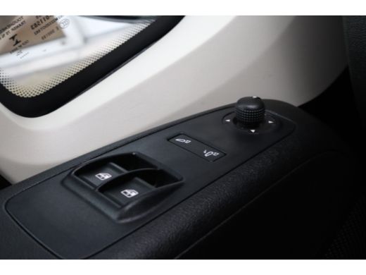 Peugeot Boxer 435 2.2 BlueHDi 165 L4H2 Zwaar Pro | Buitenspiegels elektrisch inklapbaar | Cruise control | DAB ... ActivLease financial lease