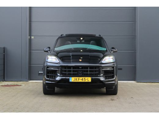 Porsche Cayenne 3.0 E-Hybrid | BTW | PANO | HUD | SOFT-CLOSE | MEMORY | 360 | ACHTERASBESTUURING | ActivLease financial lease