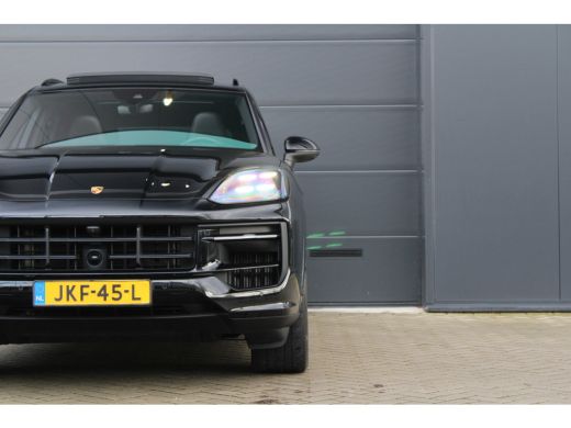 Porsche Cayenne 3.0 E-Hybrid | BTW | PANO | HUD | SOFT-CLOSE | MEMORY | 360 | ACHTERASBESTUURING | ActivLease financial lease