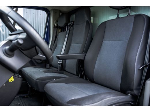 Renault Trafic 2.3dCi 145PK Bakwagen met deuren | LED | Camera | Navi | Airco ActivLease financial lease