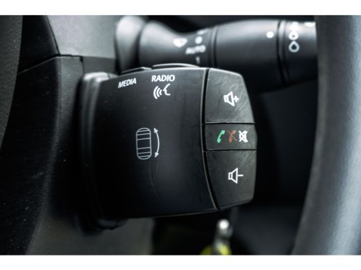 Renault Trafic 2.3dCi 145PK Bakwagen met deuren | LED | Camera | Navi | Airco ActivLease financial lease