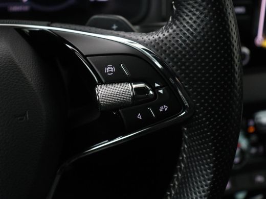 Skoda Karoq 1.5 TSI Sportline | Trekhaak | Stoelverwarming | Virtual Cockpit | Stuurverwarming | Carplay | Sp... ActivLease financial lease