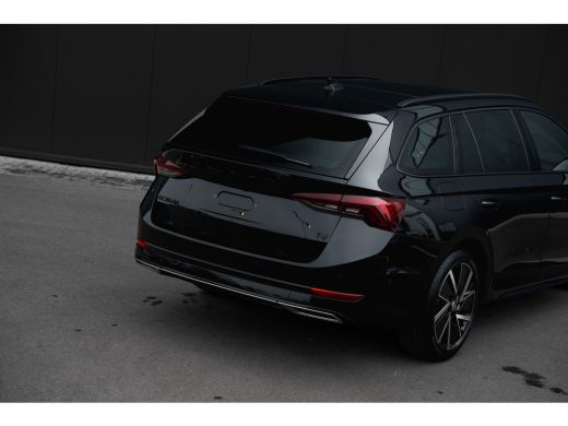 Skoda Octavia Combi 1.4 TSI iV PHEV 204pk Sportline Business | Panoramadak | Trekhaak | Head-Up | Keyless | 18"... ActivLease financial lease