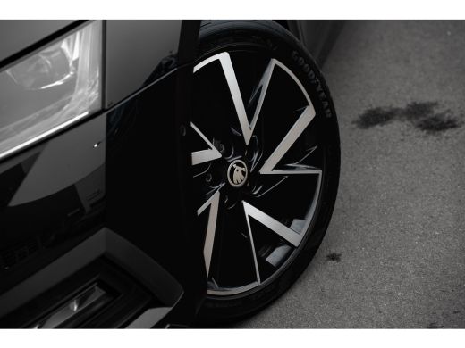 Skoda Octavia Combi 1.4 TSI iV PHEV 204pk Sportline Business | Panoramadak | Trekhaak | Head-Up | Keyless | 18"... ActivLease financial lease