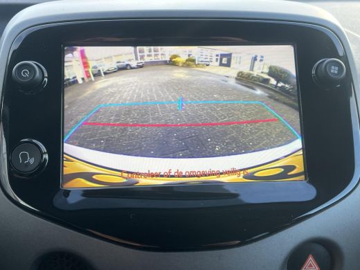 Toyota Aygo 1.0 VVT-i x-joy | Carplay | Licht metalen velgen | Automatische airco | Parkeercamera | ActivLease financial lease