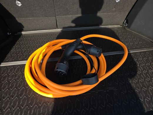 Toyota C-HR 2.0 Plug-in Hybrid 220 Dynamic | Apple CarPlay | Stuur verwarming | Blindspot | Rijklaar incl. ga... ActivLease financial lease