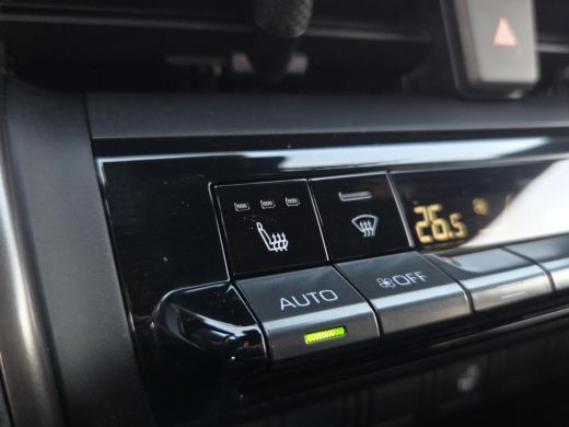 Toyota C-HR 2.0 Plug-in Hybrid 220 Dynamic | Apple CarPlay | Stuur verwarming | Blindspot | Rijklaar incl. ga... ActivLease financial lease