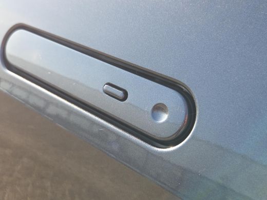 Toyota C-HR 2.0 Plug-in Hybrid 220 Dynamic | Apple CarPlay | Stuur verwarming | Blindspot | Rijklaar incl. ga... ActivLease financial lease