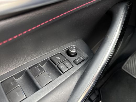 Toyota Corolla Touring Sports 2.0 Hybrid Executive | Navigatie | Apple CarPlay/Android auto | Achteruitrijcamera | Panoramadak ActivLease financial lease