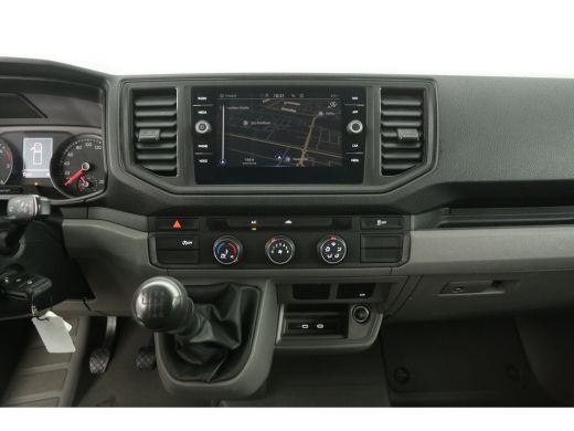 Volkswagen Crafter 2.0 TDI | Bakwagen | Laadklep | Zijdeur | 3000KG Trekgew. | Airco | Camera | 3 Zits | Carplay | Navi ActivLease financial lease