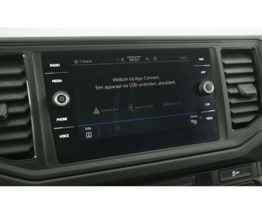 Volkswagen Crafter 2.0 TDI | Bakwagen | Laadklep | Zijdeur | 3000KG Trekgew. | Airco | Camera | 3 Zits | Carplay | Navi ActivLease financial lease