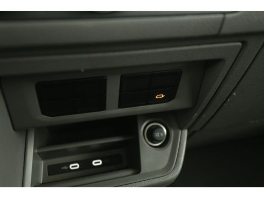 Volkswagen Crafter 2.0 TDI | Bakwagen | Laadklep | Zijdeur | 3000KG Trekgew. | Airco | Camera | 3 Zits | Carplay | Navi ActivLease financial lease