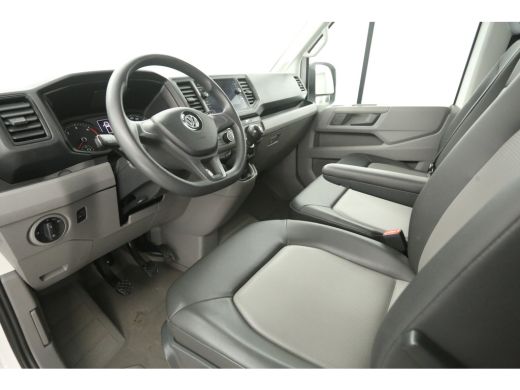 Volkswagen Crafter 2.0 TDI | Bakwagen | Laadklep | Zijdeur | 3000KG Trekgew. | Airco | Camera | 3 Zits | Carplay | Navi ActivLease financial lease