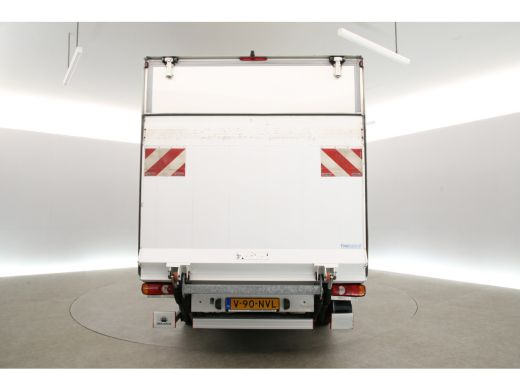 Volkswagen Crafter 2.0 TDI | Bakwagen | Laadklep | Zijdeur | 3000KG Trekgew. | Airco | Camera | 3 Zits | Carplay | Navi ActivLease financial lease