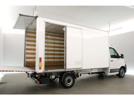 Volkswagen Crafter 2.0 TDI | Bakwagen | Laadklep | Zijdeur | 3000KG Trekgew. | Airco | Camera | 3 Zits | Carplay | Navi ActivLease financial lease