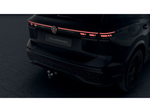 Volkswagen Tiguan R-Line Edition - eHybrid | 'App-Connect' draadloze smartphone integratie | Automatische afstandsr... ActivLease financial lease