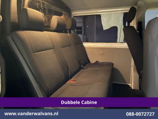 Volkswagen Transporter 2.0 TDI 150pk L2H1 Dubbele Cabine Euro6 Airco | 5-Zits | Navigatie | 2500kg Trekhaak | Apple Carp...