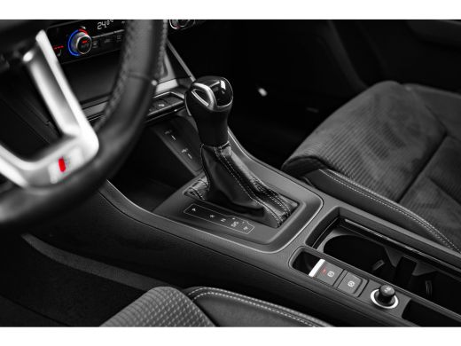 Audi Q3 45 TFSI e S line 245PK | Trekhaak | Panorama dak | Sonos Audio | Elek. stoel + Geheugen | Camera ... ActivLease financial lease