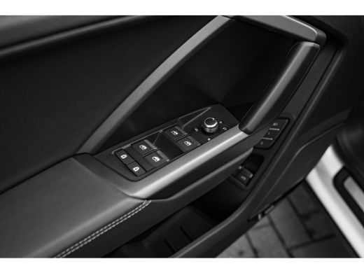 Audi Q3 45 TFSI e S line 245PK | Trekhaak | Panorama dak | Sonos Audio | Elek. stoel + Geheugen | Camera ... ActivLease financial lease