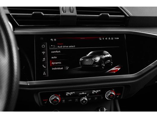 Audi Q3 45 TFSI e S line 245PK | Trekhaak | Panorama dak | Sonos Audio | Elek. stoel + Geheugen | Camera ... ActivLease financial lease