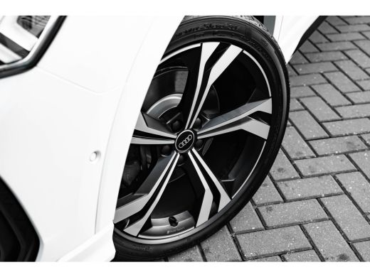 Audi Q3 45 TFSI e S line 245PK | Trekhaak | Panorama dak | Sonos Audio | Elek. stoel + Geheugen | Camera ... ActivLease financial lease