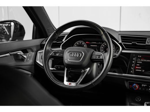 Audi Q3 45 TFSI e S line 245PK | Trekhaak | Panorama dak | Sonos Audio | Elek. stoel + Geheugen | Camera ... ActivLease financial lease