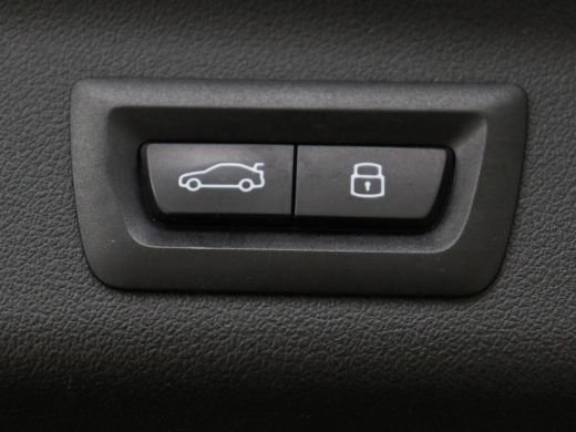 BMW X1 xDrive25e | Leder | Sportstoelen | Carplay | Adaptief LED | Keyless | Camera | Park Assist | Live... ActivLease financial lease