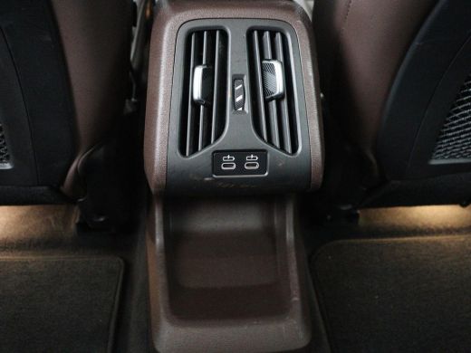 BMW X1 xDrive25e | Leder | Sportstoelen | Carplay | Adaptief LED | Keyless | Camera | Park Assist | Live... ActivLease financial lease