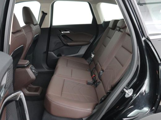 BMW X1 xDrive25e | Leder | Sportstoelen | Carplay | Adaptief LED | Keyless | Camera | Park Assist | Live... ActivLease financial lease