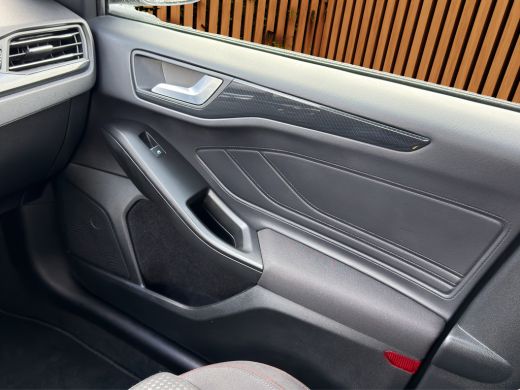 Ford Focus 1.0 EcoBoost Hybrid ST Line Automaat | Adaptive Cruise | Camera | Stuur/stoelverwarming ActivLease financial lease