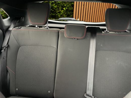 Ford Puma 1.0 EcoBoost Hybrid ST-Line | Trekhaak | Stuur/stoelverwarming | Climate | Navigatie ActivLease financial lease