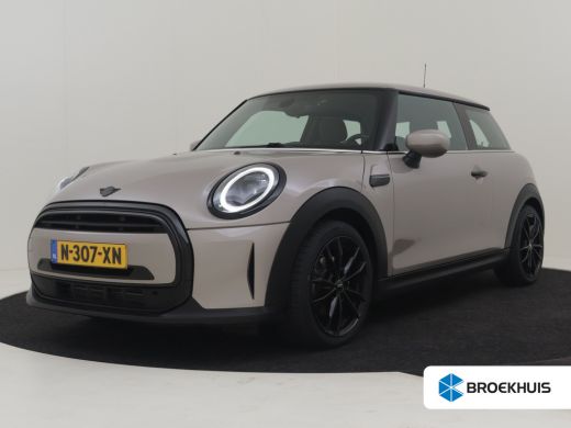 Mini One 1.5 One Classic | Cruise control | Navigatie | Parkeer sensor achter | DAB | Keyless start | 15"LMV
